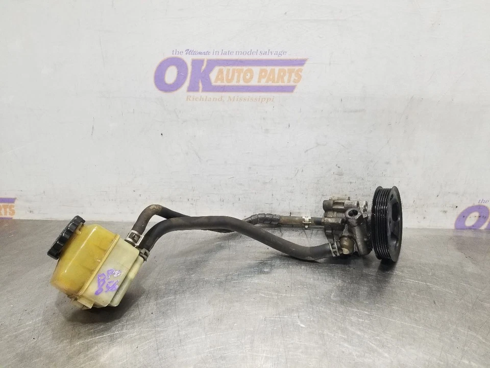 Toyota Land Cruiser 2003 bomba de dirección asistida de 4,7 L Foto 2 de 4
