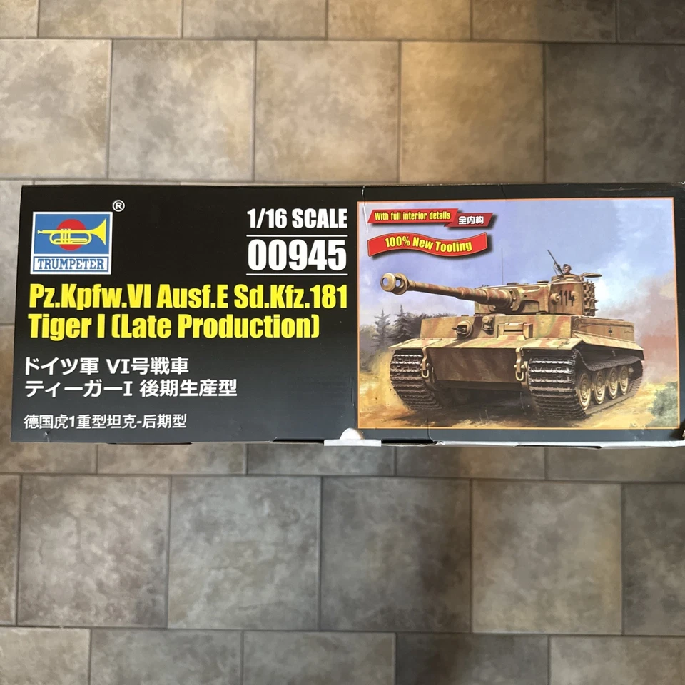 Trompetista 945 Pz.Kpfw. VI Ausf. Kit de modelo em escala de produção tardia E Tiger I - Imagem 3 de 4
