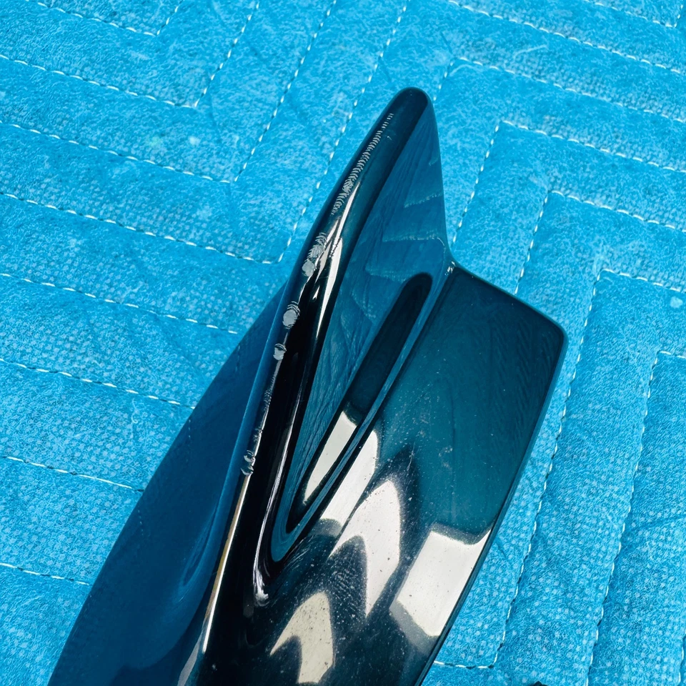 GPS-антенна 2007–2009 Lexus LS460 Shark Fin от оригинального производителя 8676050090 - Изображение 3 из 4