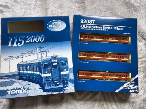 Tren suburbano tipo TOMIX 92087 JR 115 Series 2000 (línea Minobu, rojo) | Condition: Usado