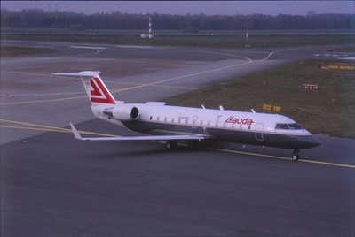 Dia Bombardier Canadair Regional Jet Lauda Air Flugzeug 35mm ungerahmt O38-3-3