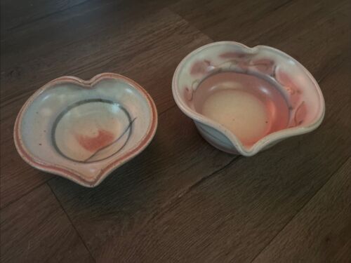 2er Set Keramik Herzform Schalen Schmuck Schlüssel grau rosa gestempelt 90er - Bild 3 von 13