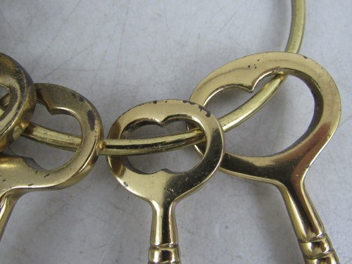 Vintage großes 5er Set dekorative Messing versilberte Bit/Skelett Schlüssel mit großem Ring - Bild 3 von 12