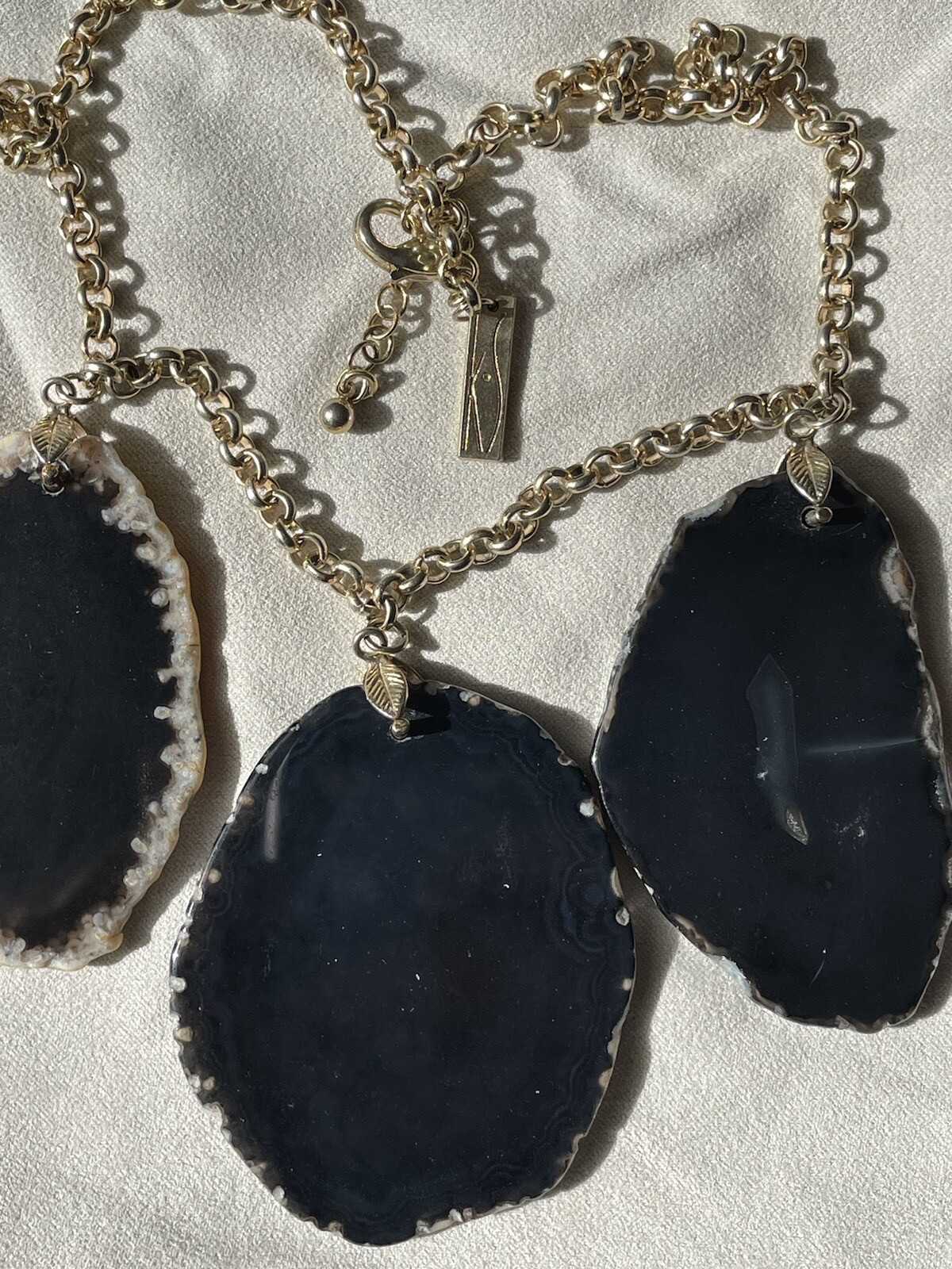 Kendra Scott Sliced Agate Statement Necklace in B… - image 2