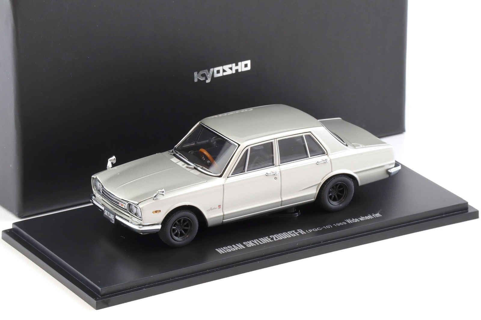 1:43 Kyosho Nissan Skyline 2000 Gt-R 4 Doors (1969) PGC10 Wide Wheel Silver