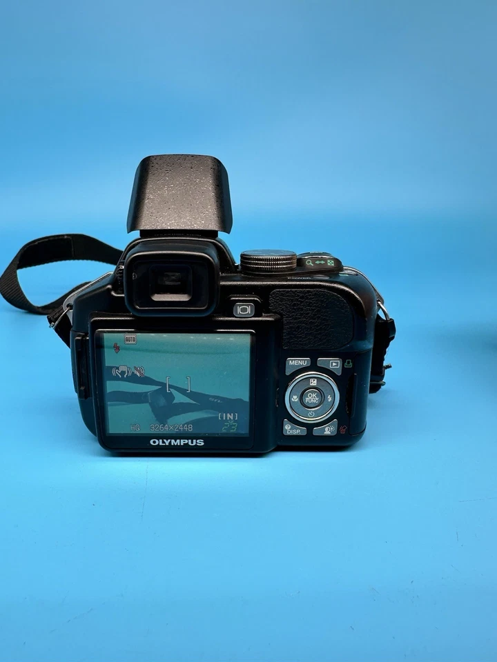 Olympus SP-560UZ 8.0mp Digital Bridge Camera, Black - Tested - Image 3 of 4