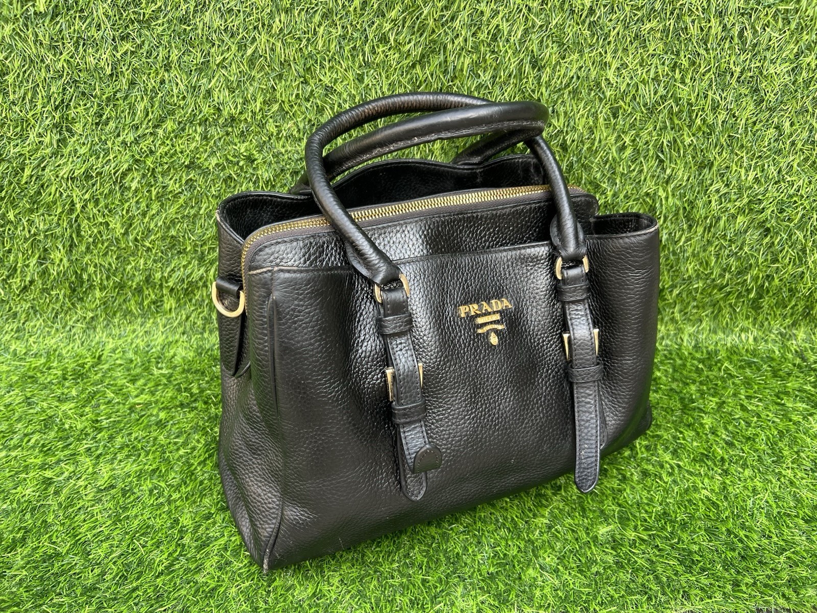 vintage prada vitello Daino Shoulder Bag thumbnail 2