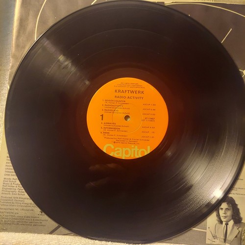 Kraftwerk/Radio Activity/1975/Vinyl, LP, Album/MASTERED BY CAPITOL/FREE SHIP/VG+ - Picture 4 of 9