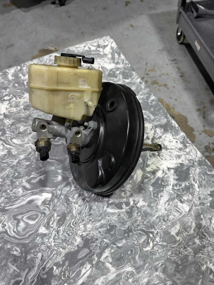 2001-2002 BMW E46 BRAKE MASTER CYLINDER BOOSTER RESERVOIR W ABS COMPRESSOR - Image 2 of 4