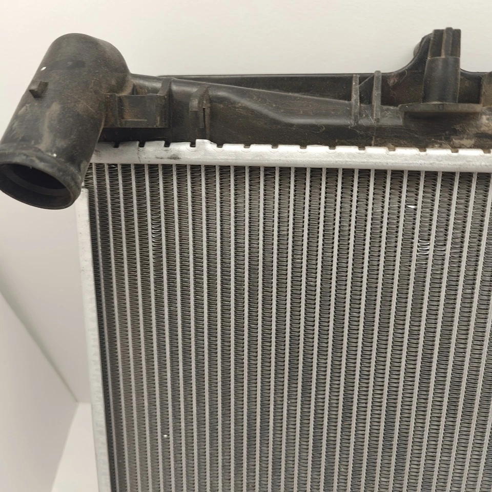 # 63777 Nissens Radiator Broken Flange Check Images - Image 3 of 4