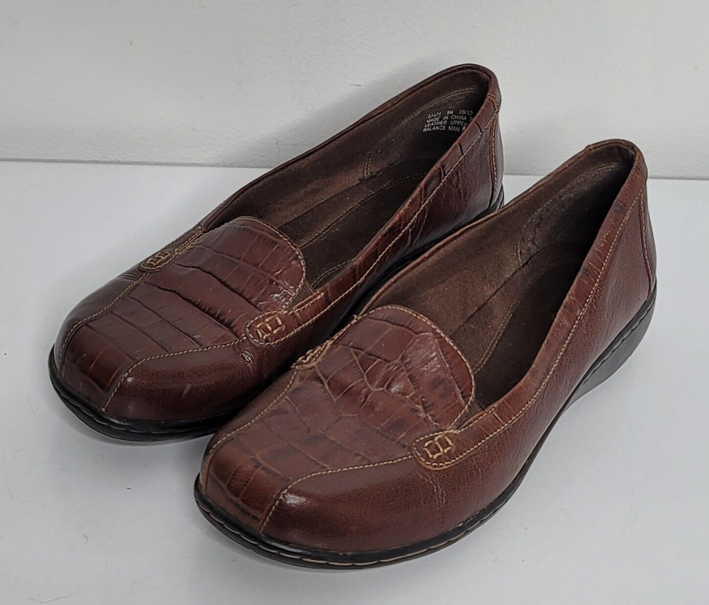 Clarks Womens Bayou Two Leather Slip On Loafers Croc Print Size 9