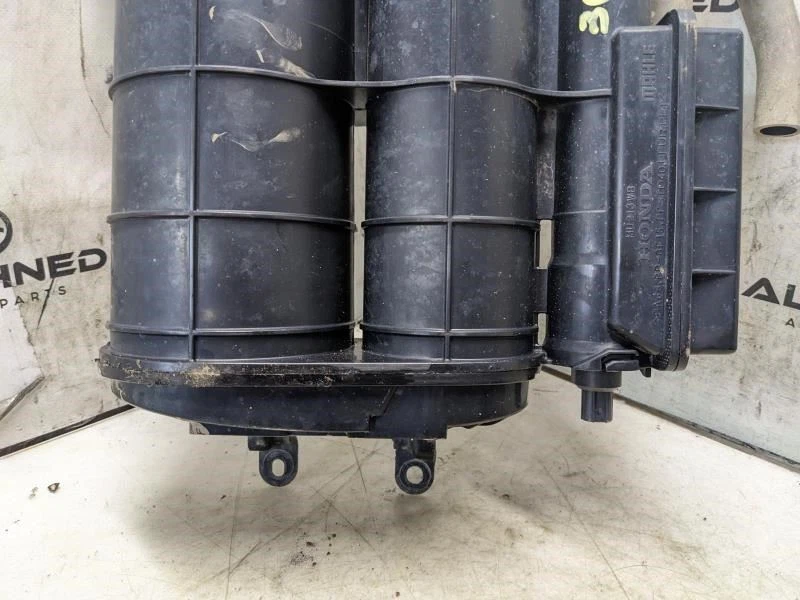 Оригинальная канистра для испарителя паров топлива Honda Ridgeline 17–19 годов выпуска 17011-TZ5-A01 - Изображение 3 из 4