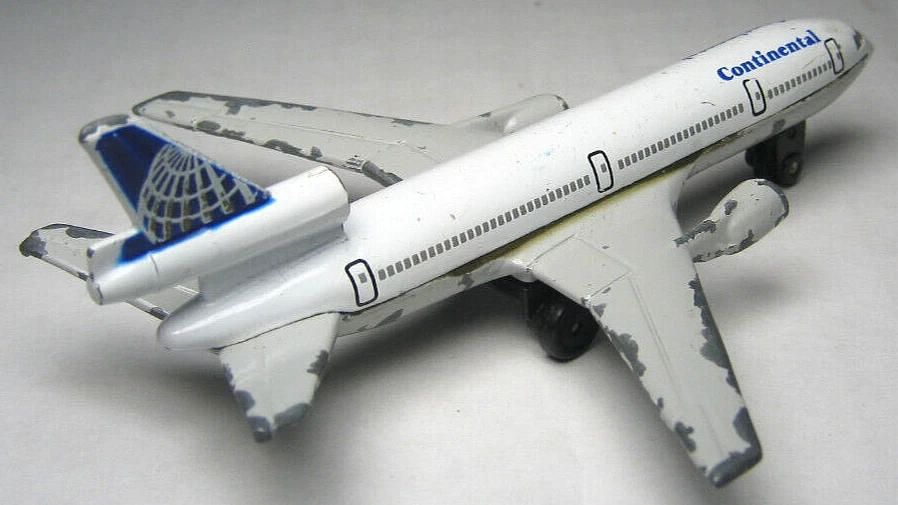 Matchbox SB13 D-10 1973 Continental Airlines avión comercial fundido a presión de 4,25" Foto 4 de 4