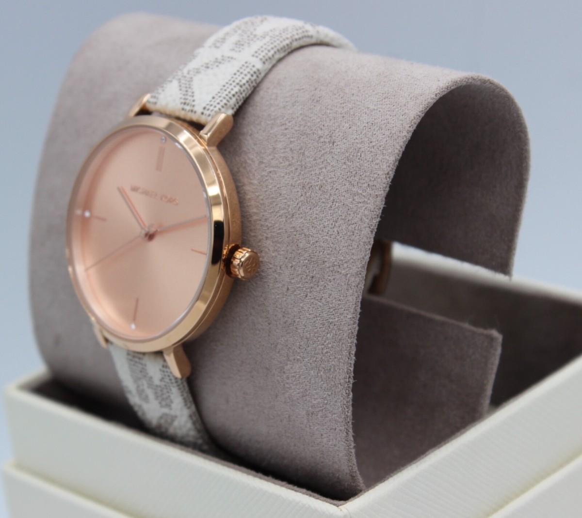 New Authentic Michael Kors Jayne Vanilla White Rose Gold PVC  display picture 2