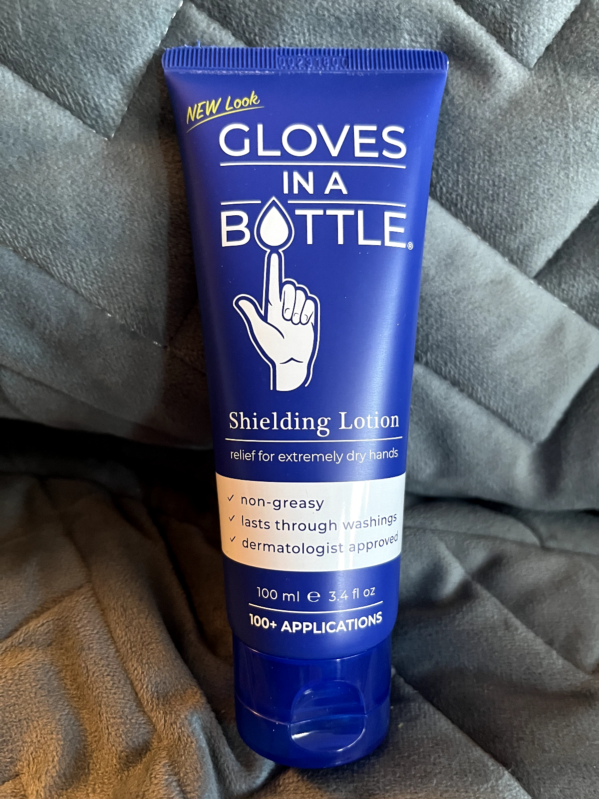 GLOVES IN A BOTTLE HAND SHIELDING LOTION 3.4 OZ FOR 100+ APPLICATIONS - NEW-image
