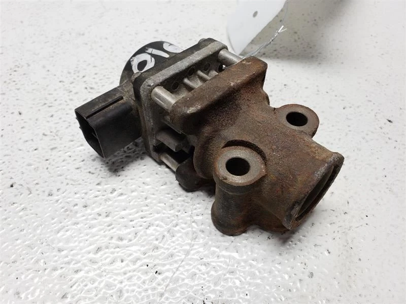 Mazda 626 1998-2003 válvula EGR OEM FSY1203009U Foto 2 de 4