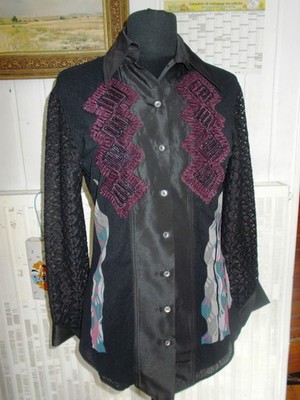 Longbluse Satin schwarz bestickt Save the Queen M 38/40 Ärmel Spitze