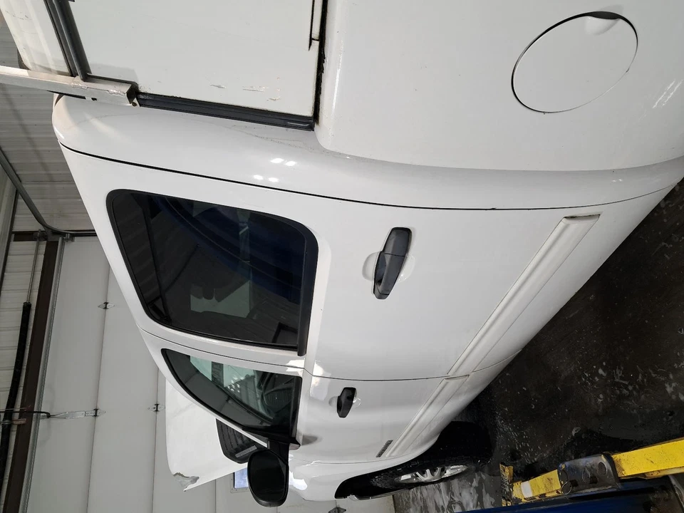 Conjunto de puerta trasera izquierda usado lado trasero se adapta a: camioneta Chevrolet Silverado 2500 2012 Foto 2 de 4