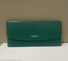 Coach New York Women s Green Solid Flap Walle...