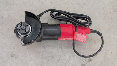 CRAFTSMAN Angle Grinder, Small, 4-1/2-Inch, 7.5 amps Corded Tool CMEG100 NEW!