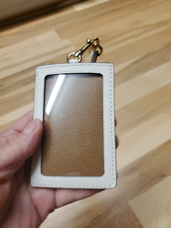 Porta-cartão de identificação Coach cordão branco cremoso - Imagem 4 de 4