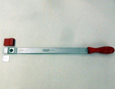 Sandvik Coromant 620-25 Hand Scraper w/Clamp  and EXTRA 620-2525 Carbide Insert
