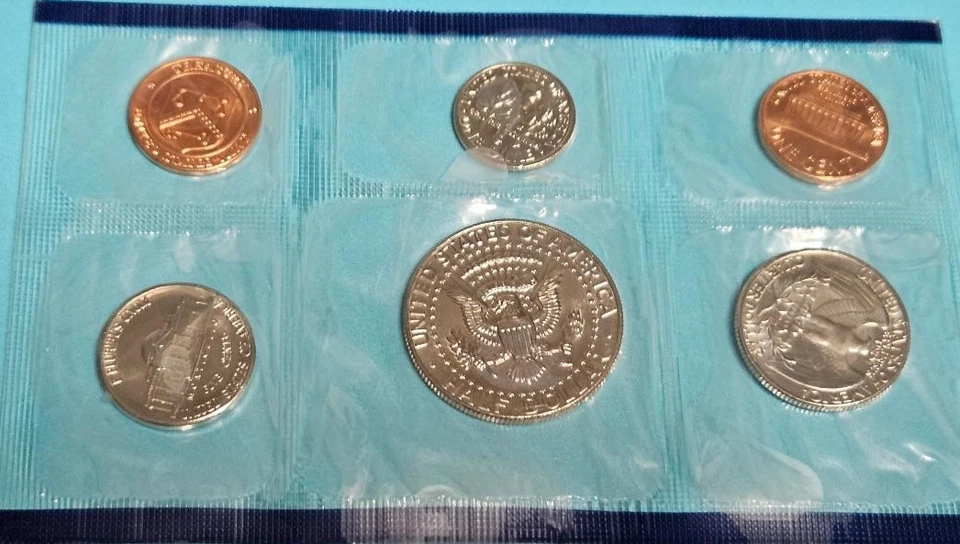 1987 Uncirculated Coin Set The United States Mint -"D & P Mint Marks" OGP - Image 3 of 4