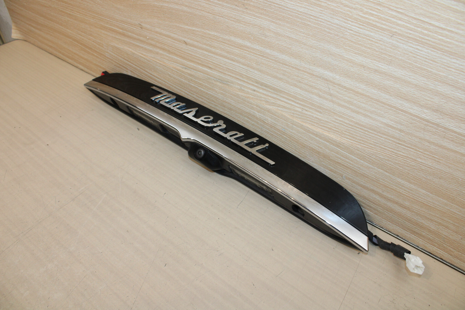 14-22 MASERATI GHIBLI DECKLID TRUNK LID MOLDING + CAMERA BLACK EXCELLENT OEM