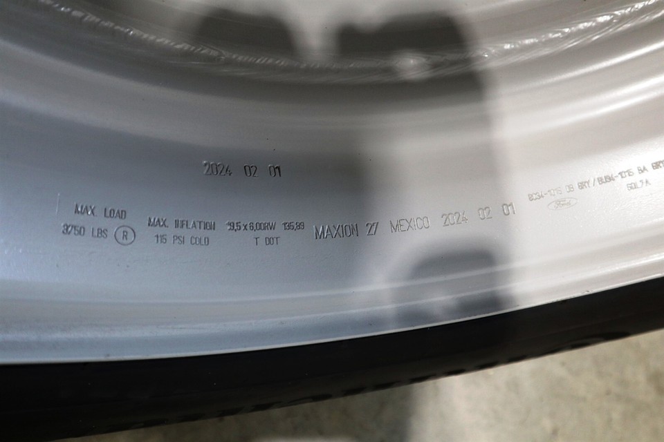 F550 Continental Hsr 225/70r19.5 Tire DOT:A39Y1XL3811 225 70 19.5 w