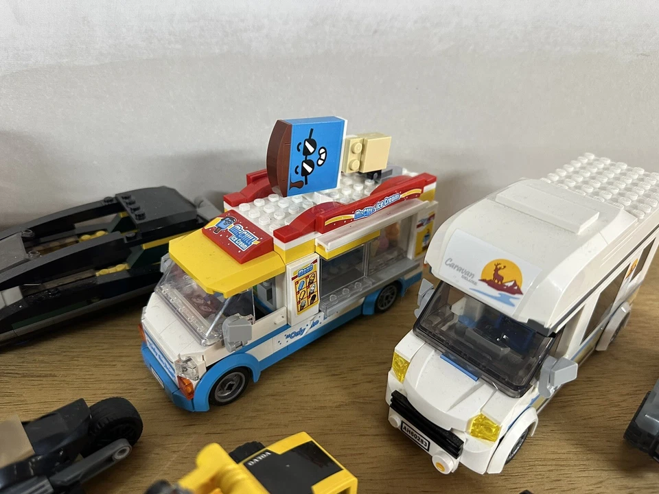 Lote de 12 veículos Lego City caminhões carros barcos escavadeira motocicleta garra artística - Imagem 4 de 4