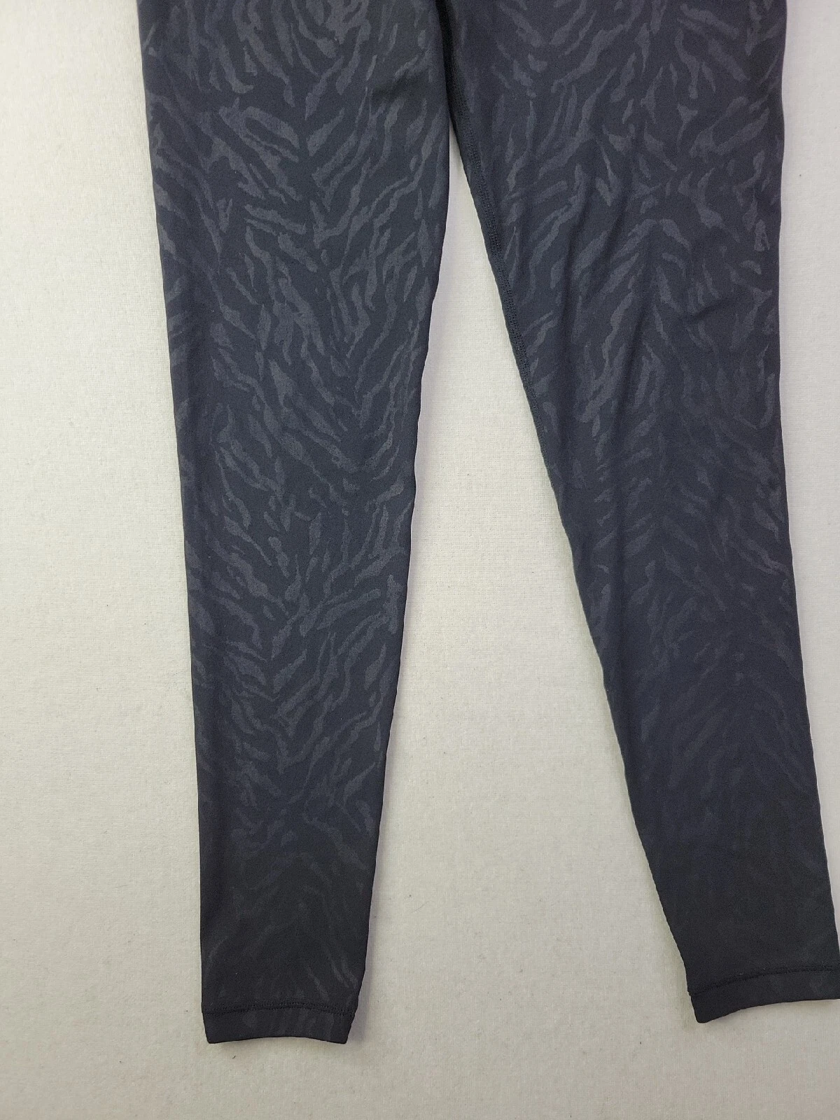 sweaty-betty all day full length tiger print athletic leggings