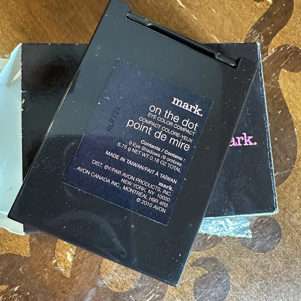 Avon Mark On The Dot Eye Color Compact Makeup Palette Shimmer - Image 4 of 4
