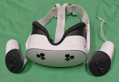 Meta Quest 3S 256GB All-In-One VR Headset P97 W/ Controllers Tested - No Box