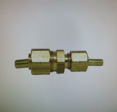NEW!!  EVERBILT 5/8 in. x 3/8 in. OD Compression Brass Reducing Coupling Fitting