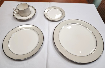 NEW PICKARD China ''Solstice'' 5 Piece Place Setting AUTHORIZED DEALER