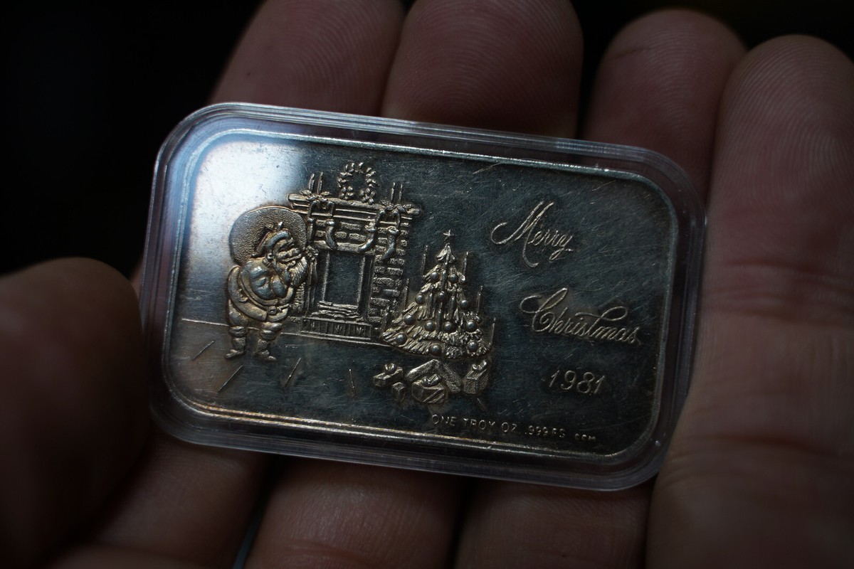 Vintage 1981 Merry Christmas art bar 1 troy ounce 999 fine Silver