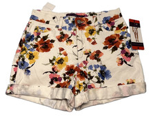 NEW Gloria Vanderbilt Women's 8 Amanda high rise Shorts NWT 30 x 3"
