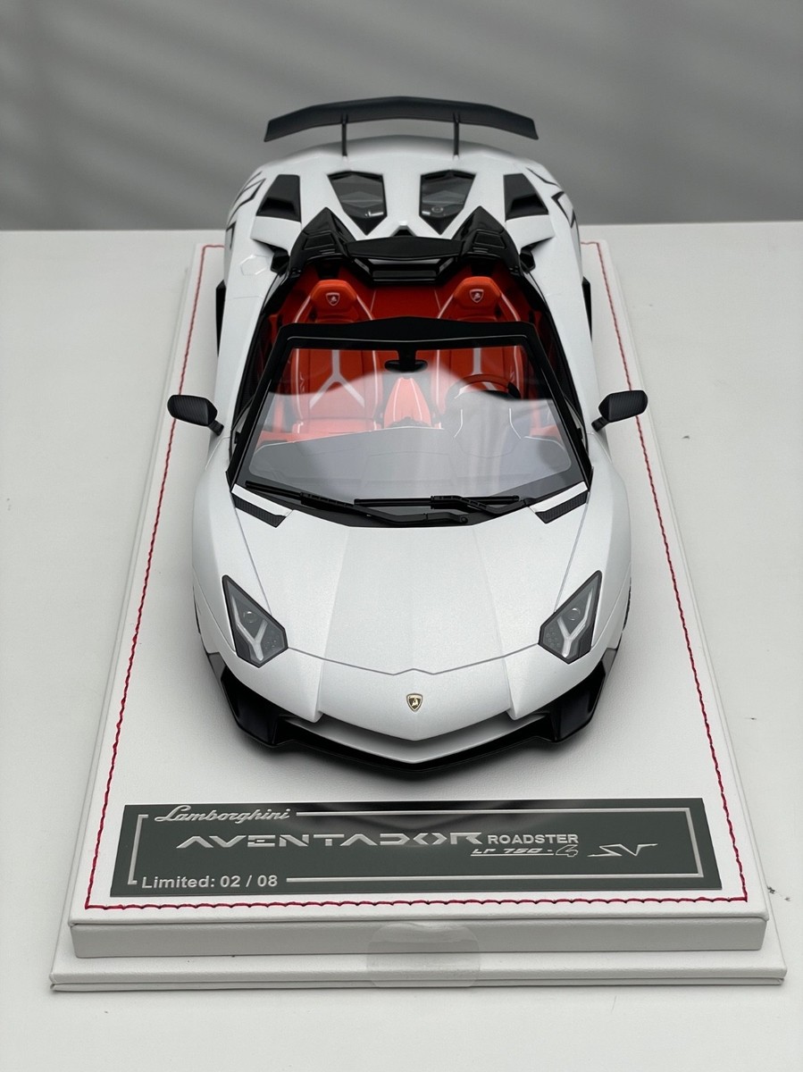 Lamborghini Aventador SV Roadster (White) [Davis & Giovanni] 1/18