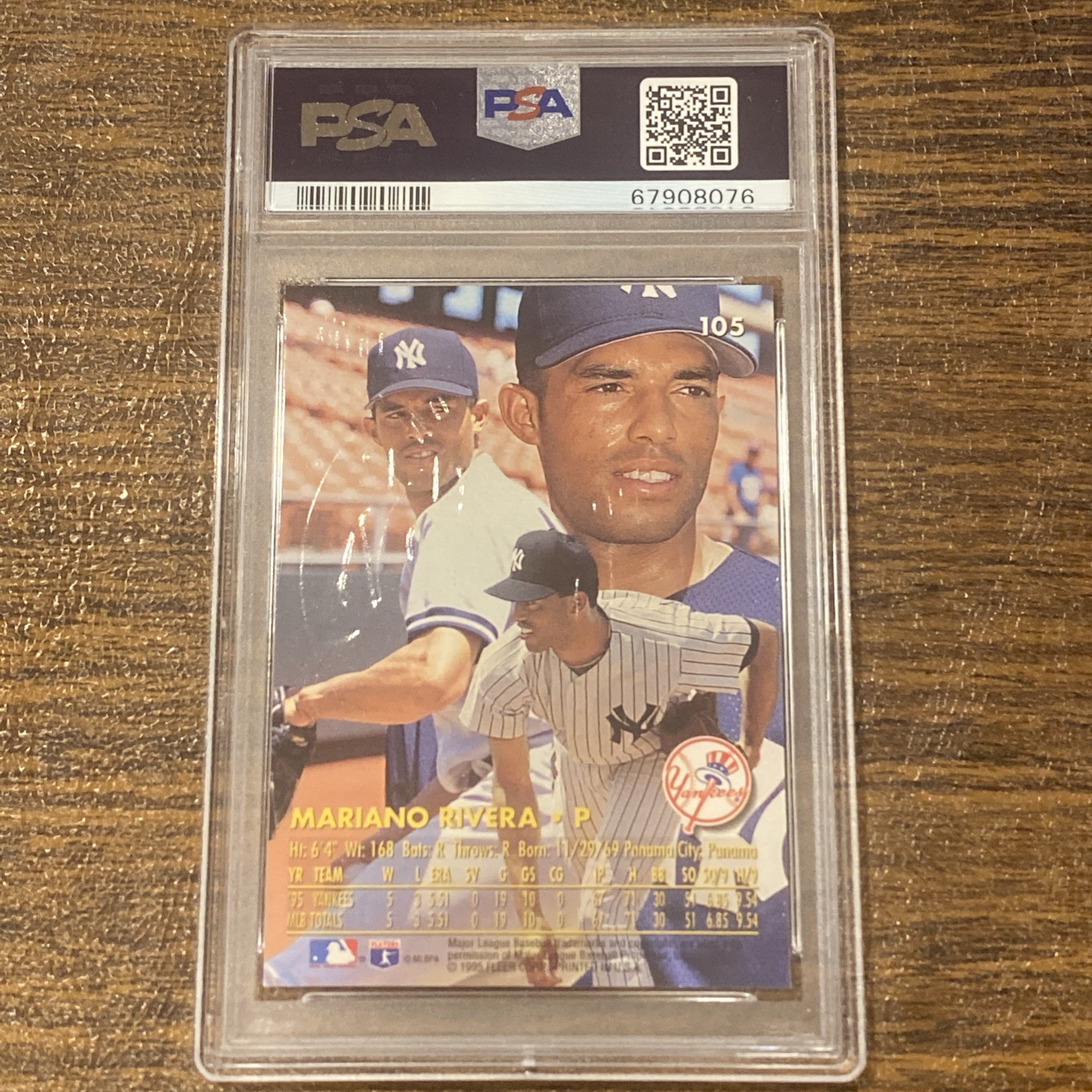 1996 Fleer Ultra Gold Medallion #105 Mariano Rivera Rookie PSA 8 NM-MT Yankees  view 2