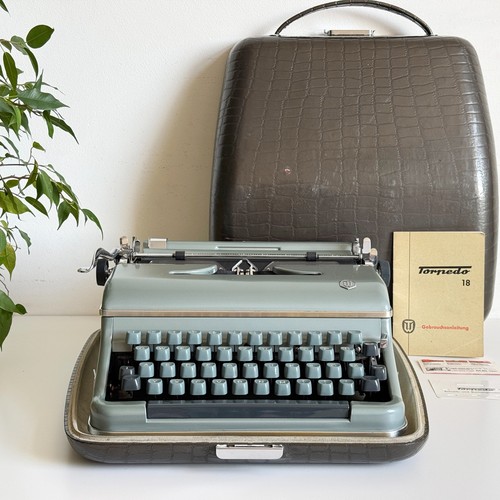 Working typewriter Torpedo 18 - Working vintage typewriter 1959S.