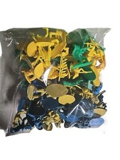 Vintage Plastic Cowboys  Indians. 100 Pcs.