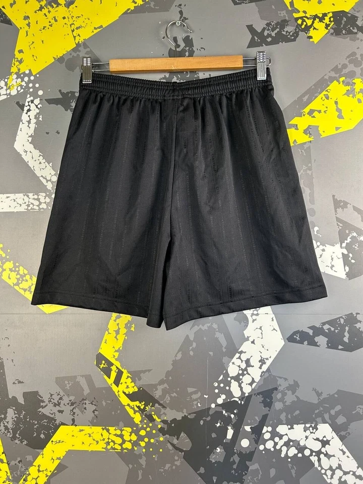 Шорты Umbro винтажные футбольные футбольные с монограммой черные мужские размер M 32/34 ig93 - Изображение 2 из 4