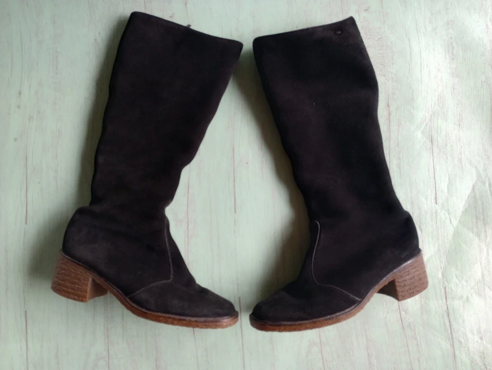 Botas femininas vintage K Snowmaids forradas pretas EUA 8 couro com zíper feitas na Inglaterra - Imagem 2 de 4