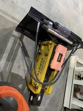 Agrotk 680 hydraulic Hammer  Skid steer concrete breaker 1 BIT New Bobcat Cat