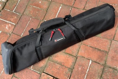 Manfrotto MBAG90P Heavy Duty Padded Tripod Bag 35'' / 90cm (MBAG90PN)