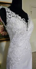 Beautiful Lace White Wedding dress size 4 - Brand New