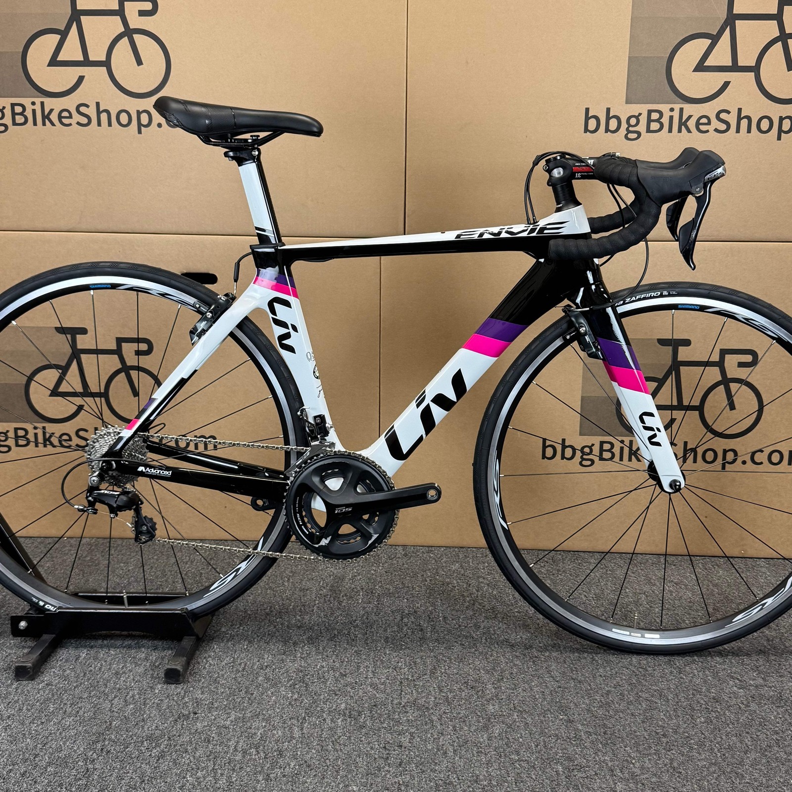 Used Liv Envie, Women's Carbon Aero Road Bike, 11-speed Shim