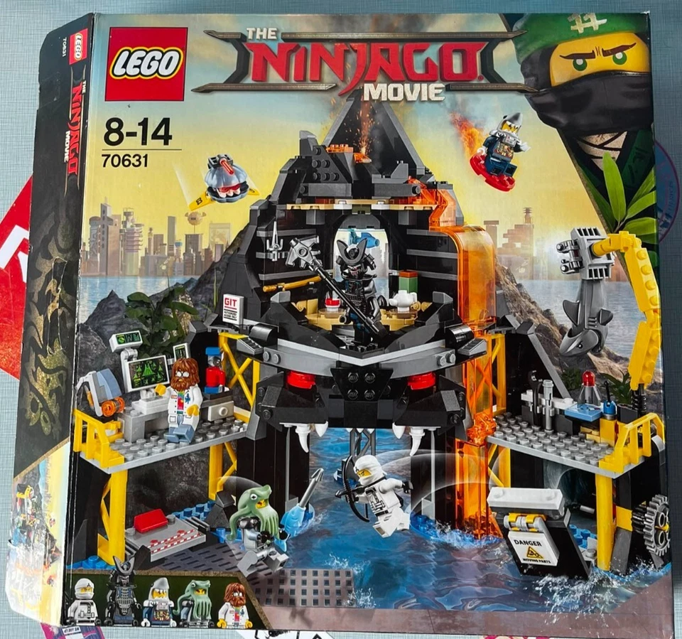 LEGO Ninjago 70631 Garmadon's Volcano Lair, foto 1 di 4