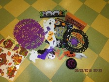 LOT OF HALLOWEEN DECOR--READ DESCRIPTION-- R2-10