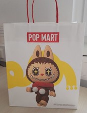 POP MART Labubu Tasche T&uuml;te Tragetasche Papier 31,6cm x 26,9cm x 15cm
